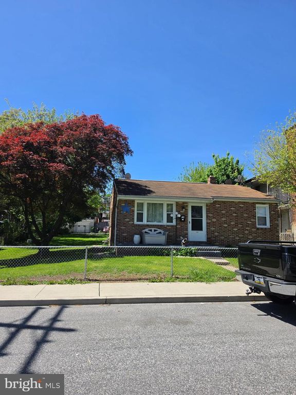 402 SMITH ST, York, PA 17401