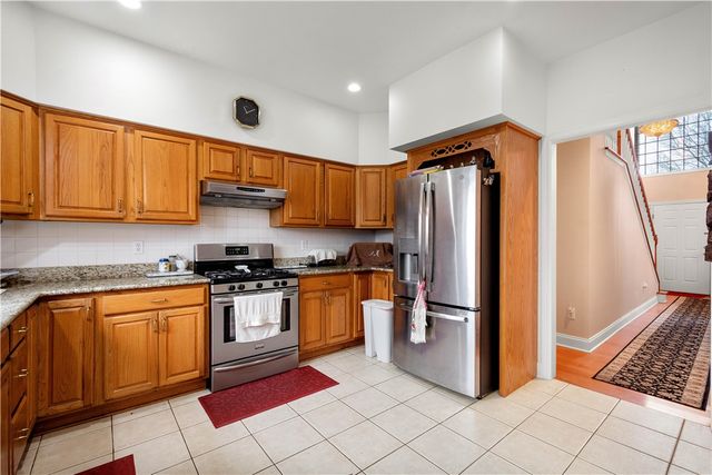 3040 Annandale Dr, Collier Twp, PA 15142