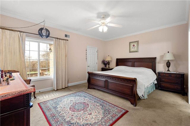 3040 Annandale Dr, Collier Twp, PA 15142