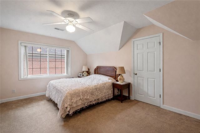 3040 Annandale Dr, Collier Twp, PA 15142