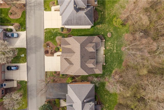 3040 Annandale Dr, Collier Twp, PA 15142