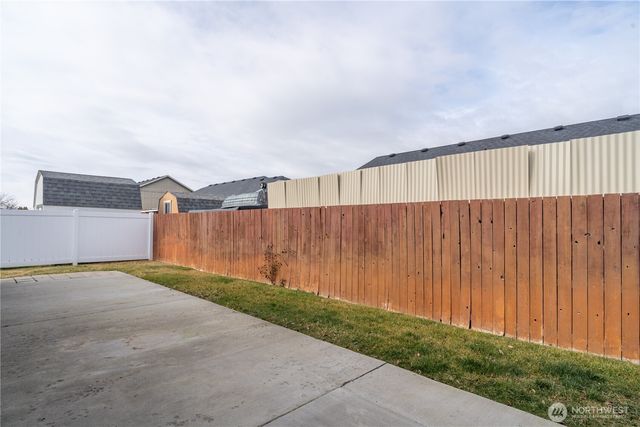 1412 E Megan Drive, Moses Lake, WA 98837