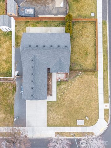 1412 E Megan Drive, Moses Lake, WA 98837