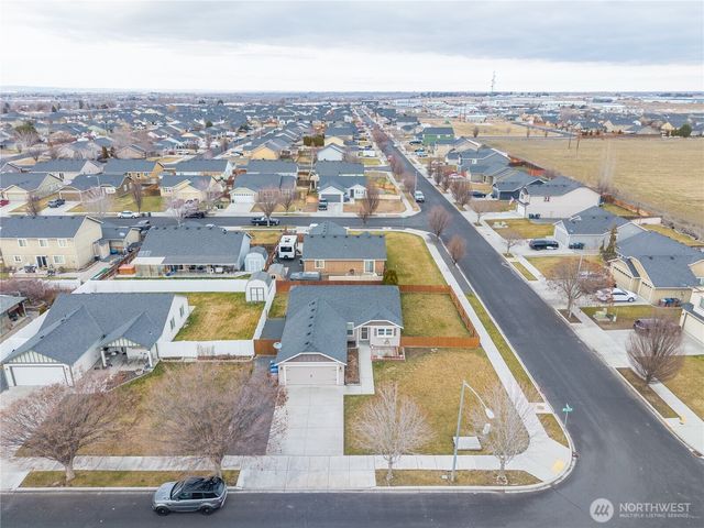 1412 E Megan Drive, Moses Lake, WA 98837