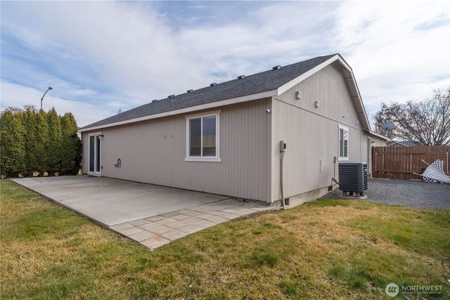 1412 E Megan Drive, Moses Lake, WA 98837