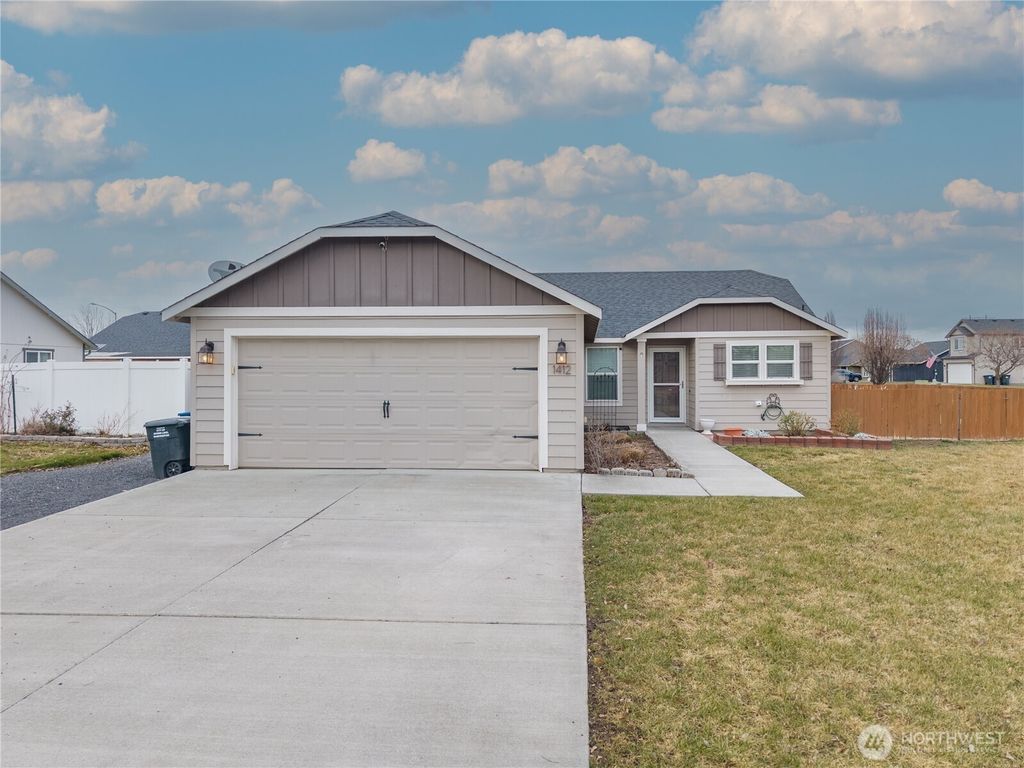 1412 E Megan Drive, Moses Lake, WA 98837