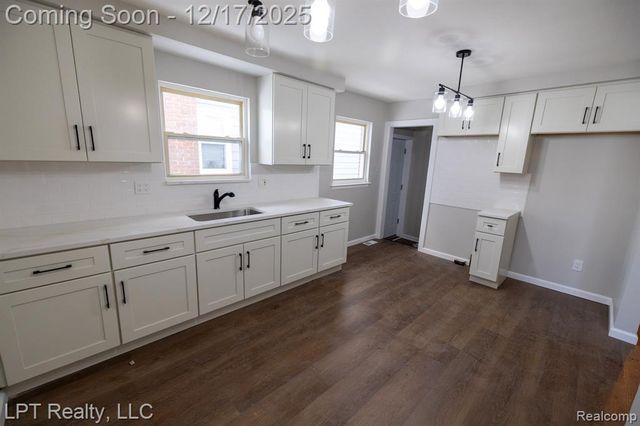 6409 Grandville Avenue, Detroit, MI 48228