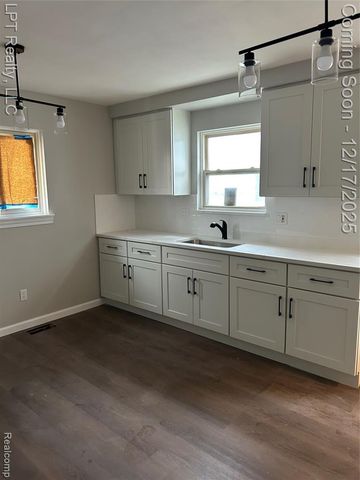 6409 Grandville Avenue, Detroit, MI 48228