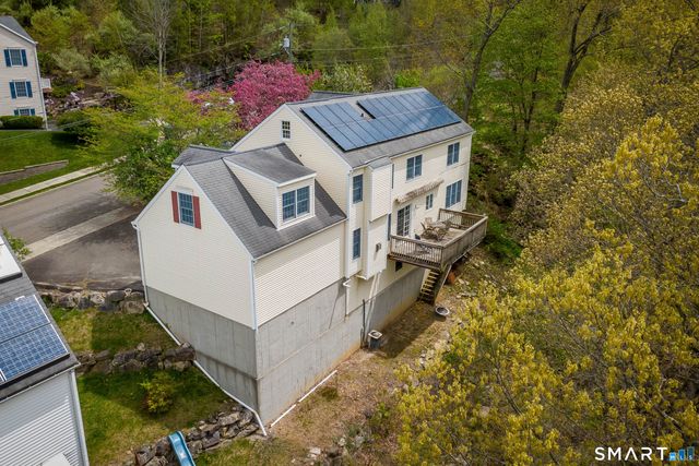 29 Tarrywile Lake Road, Danbury, CT 06810