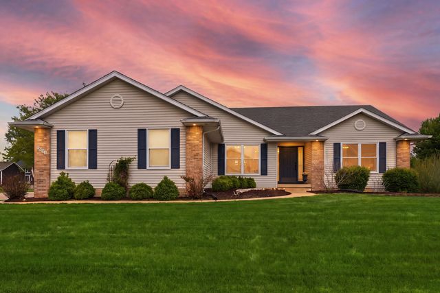 1991 Streamside Drive, Bettendorf, IA 52722