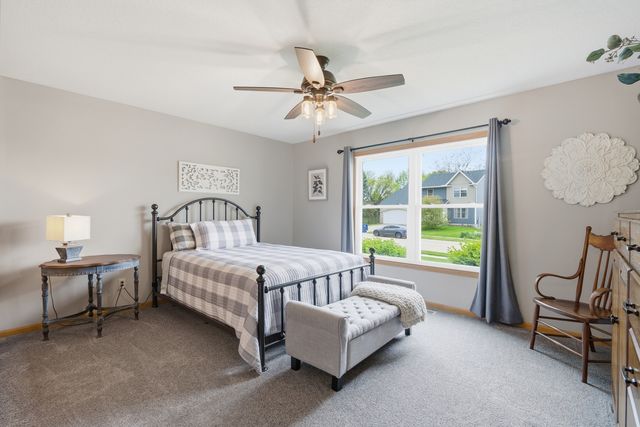 1991 Streamside Drive, Bettendorf, IA 52722