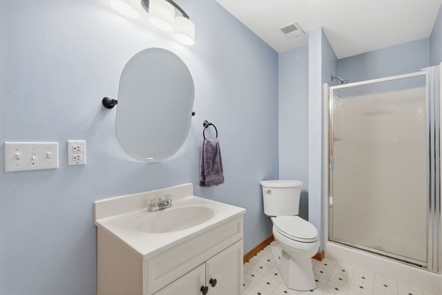 1991 Streamside Drive, Bettendorf, IA 52722
