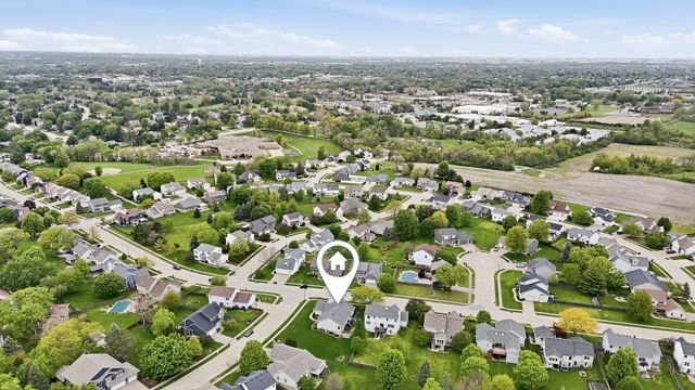 1991 Streamside Drive, Bettendorf, IA 52722