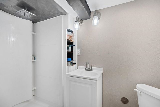 6128 N Wall St, Spokane, WA 99205