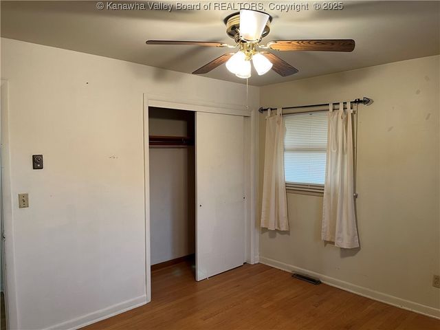 709 McIntosh Avenue, Ravenswood, WV 26164