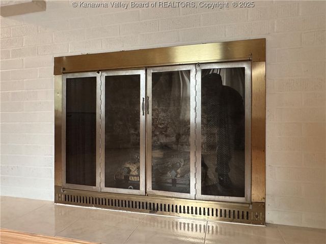 709 McIntosh Avenue, Ravenswood, WV 26164