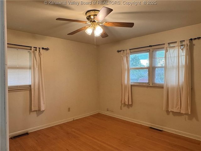 709 McIntosh Avenue, Ravenswood, WV 26164