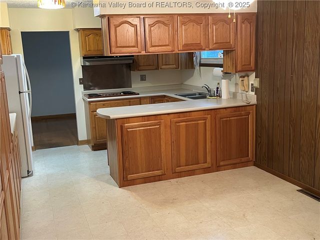 709 McIntosh Avenue, Ravenswood, WV 26164