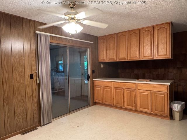 709 McIntosh Avenue, Ravenswood, WV 26164