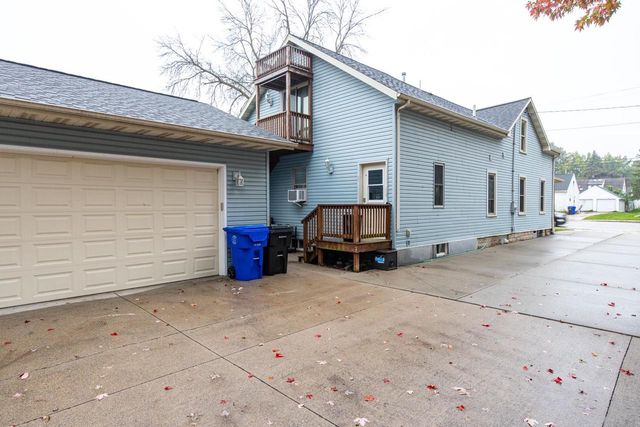 208 E CALUMET STREET, Appleton, WI 54915