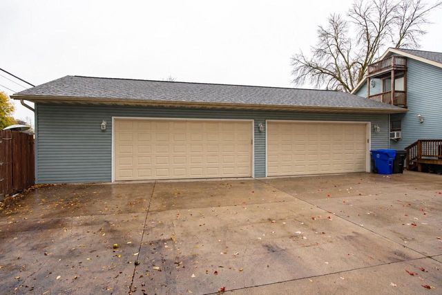 208 E CALUMET STREET, Appleton, WI 54915