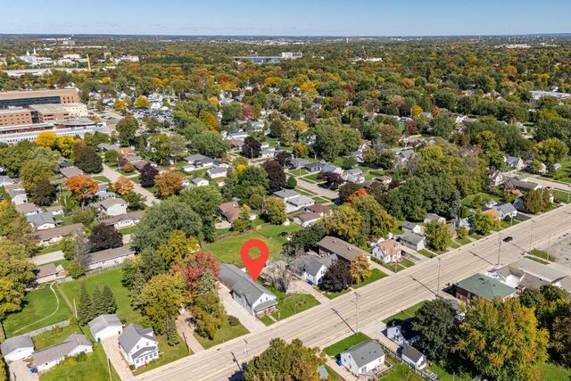 208 E CALUMET STREET, Appleton, WI 54915