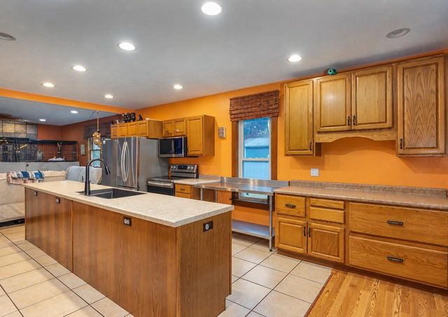 208 E CALUMET STREET, Appleton, WI 54915