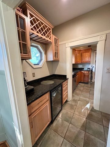34 Rotch St, New Bedford, MA 02717
