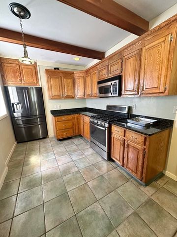 34 Rotch St, New Bedford, MA 02717