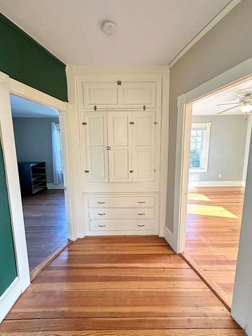 34 Rotch St, New Bedford, MA 02717