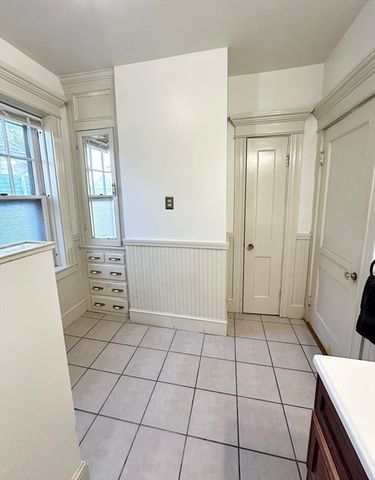 34 Rotch St, New Bedford, MA 02717