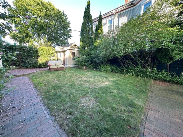 34 Rotch St, New Bedford, MA 02717