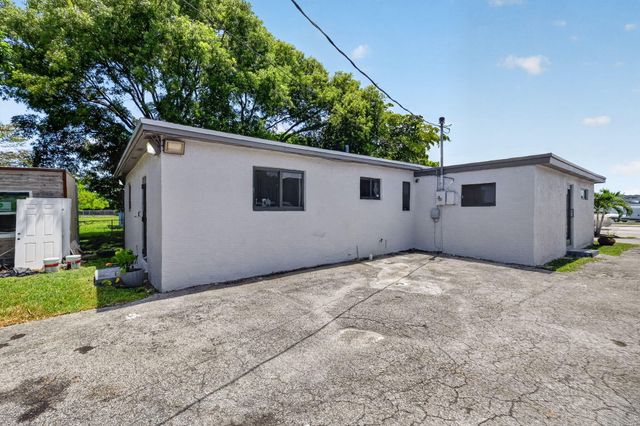 16811 NE 6th Avenue, North Miami Beach, FL 33162