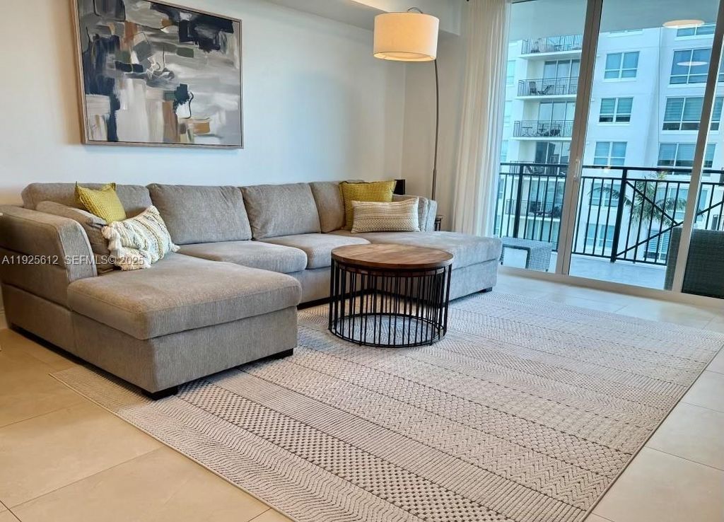 610 W Las Olas Blvd 1220N, Fort Lauderdale, FL 33312