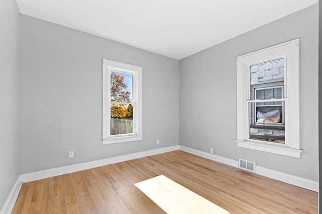 5529 W Rogers STREET, West Allis, WI 53219