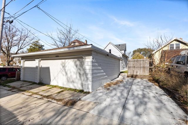 5529 W Rogers STREET, West Allis, WI 53219