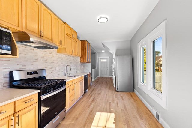 5529 W Rogers STREET, West Allis, WI 53219