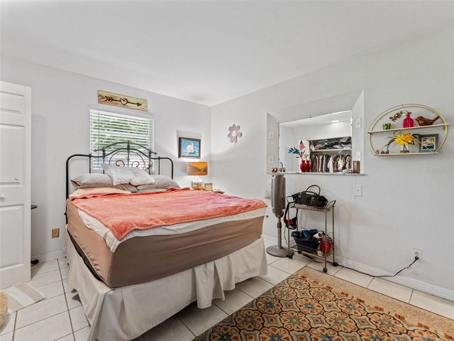 12510 NOREAST LAKE DRIVE, Tampa, FL 33612