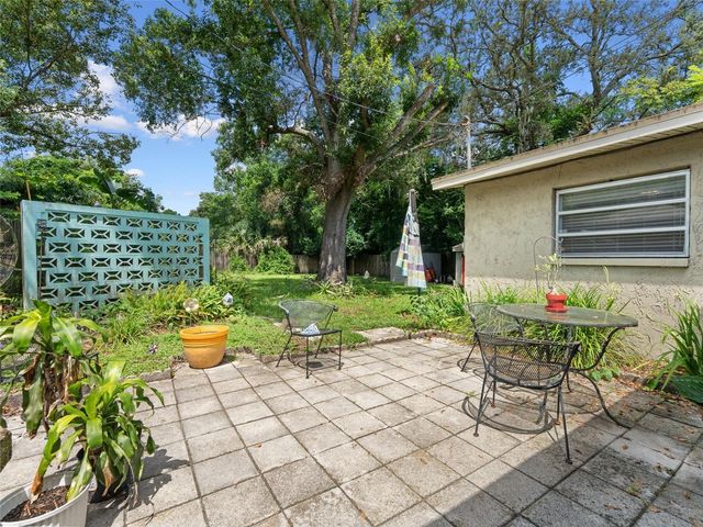 12510 NOREAST LAKE DRIVE, Tampa, FL 33612