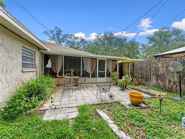 12510 NOREAST LAKE DRIVE, Tampa, FL 33612