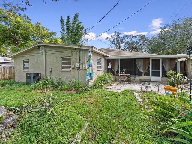 12510 NOREAST LAKE DRIVE, Tampa, FL 33612