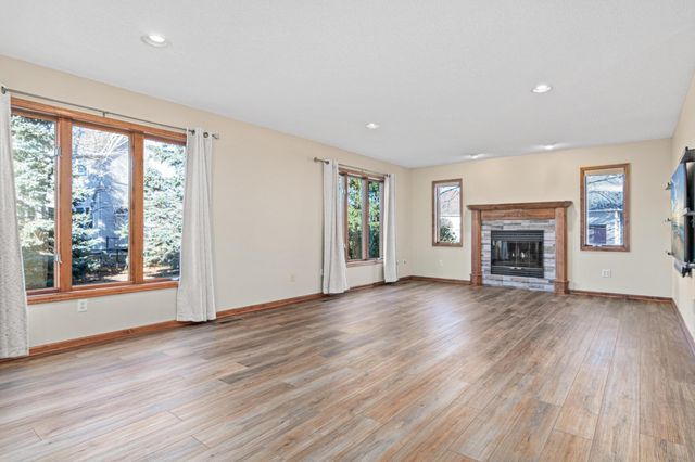 2600 91st Crescent N, Brooklyn Park, MN 55443