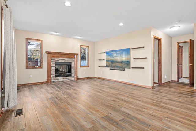 2600 91st Crescent N, Brooklyn Park, MN 55443