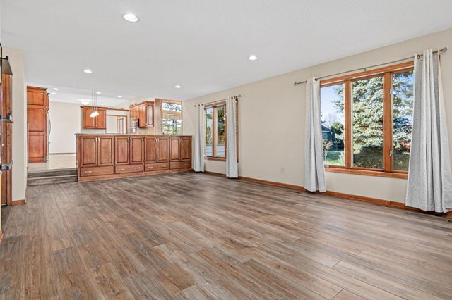 2600 91st Crescent N, Brooklyn Park, MN 55443