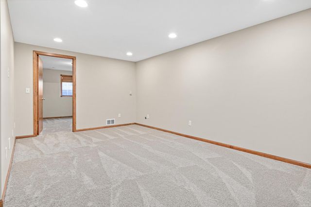 2600 91st Crescent N, Brooklyn Park, MN 55443