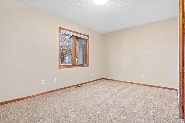 2600 91st Crescent N, Brooklyn Park, MN 55443