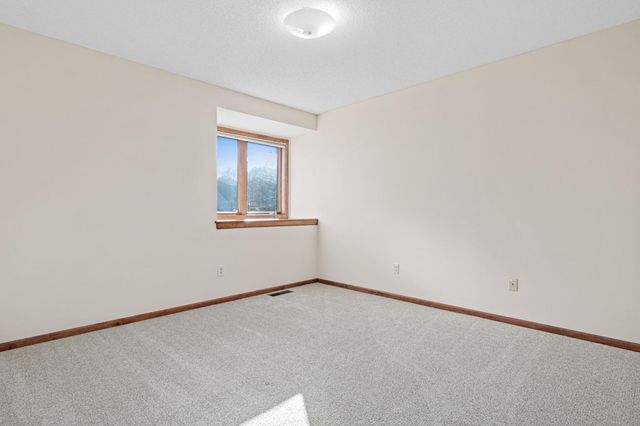 2600 91st Crescent N, Brooklyn Park, MN 55443