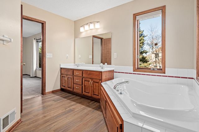 2600 91st Crescent N, Brooklyn Park, MN 55443