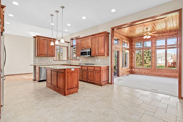 2600 91st Crescent N, Brooklyn Park, MN 55443