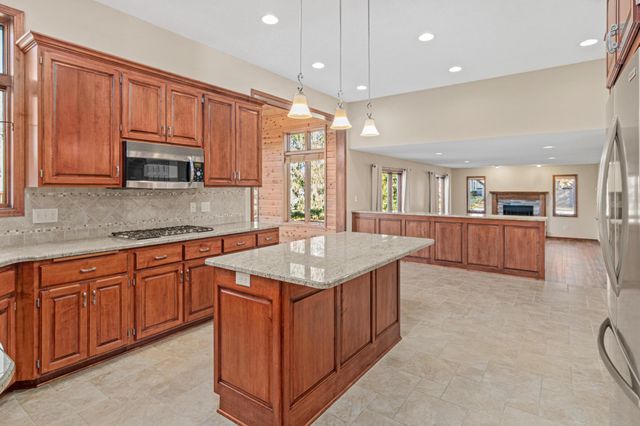 2600 91st Crescent N, Brooklyn Park, MN 55443